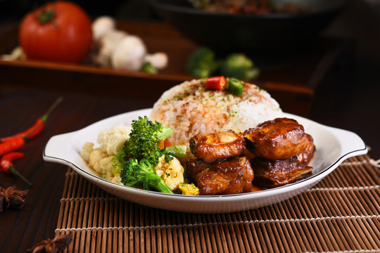 排骨拌飯