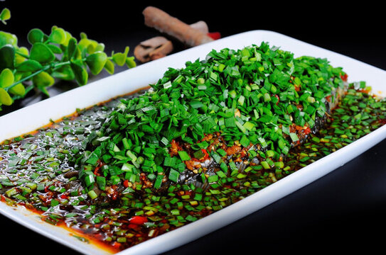 幺妹韭香大鯽魚(yú)