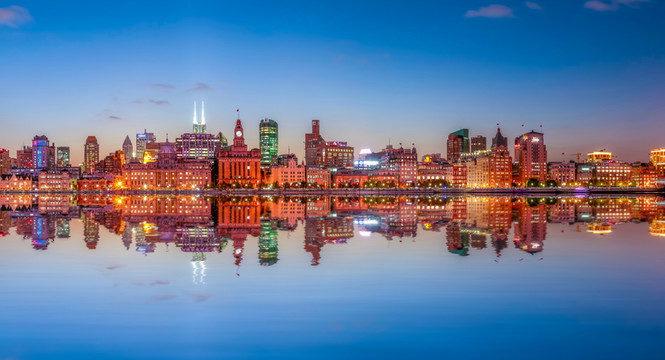 上海外灘夜景全景