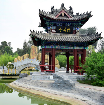結(jié)義亭古建筑風(fēng)景圖