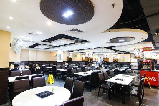 火鍋烤肉自助餐店