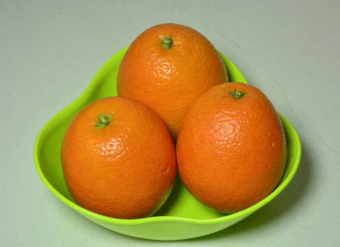 三個(gè)橙子