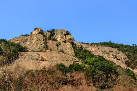 山上巖石