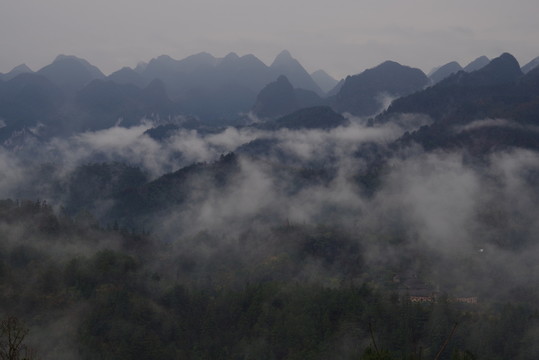 群山