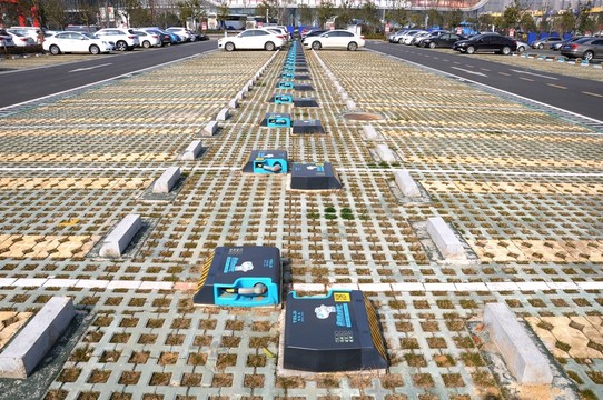 充電樁 露天停車場
