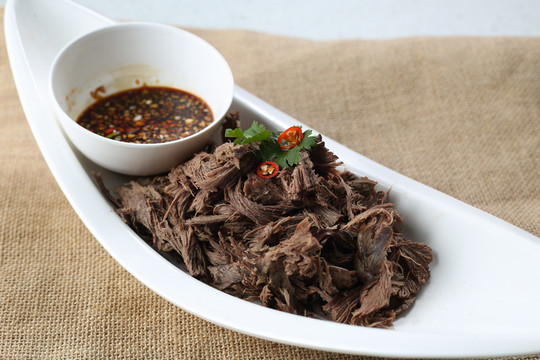 手撕牛肉