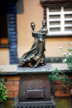跳舞者 雕像