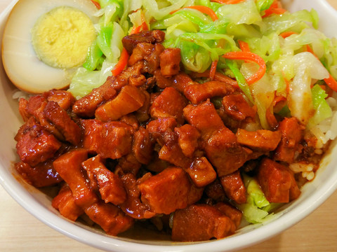 鹵肉飯