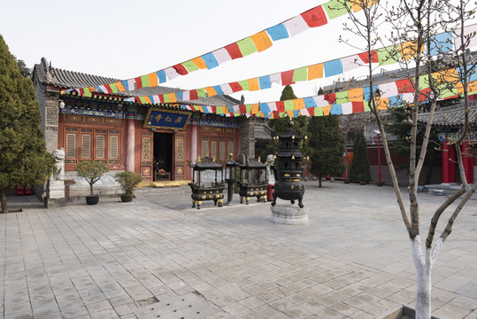 廣仁寺側位