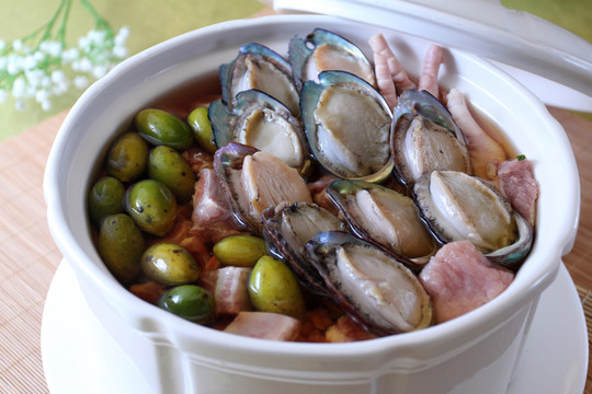 青欖燉鮑魚(yú)仔