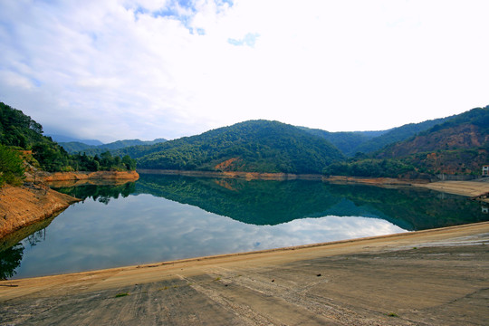 黃竹坪水庫大壩