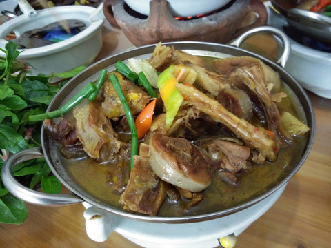 農(nóng)家土雞鍋 鄉(xiāng)村土雞鍋?zhàn)? style=