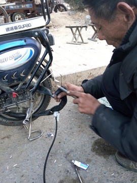 電動車輪胎修補  補胎