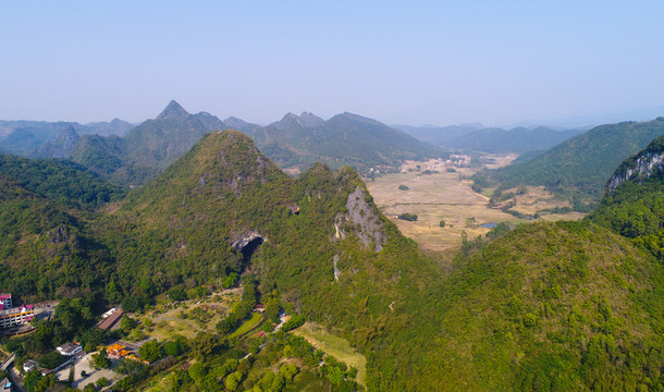 陽(yáng)春 凌霄巖