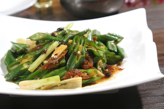 豆豉鯪魚炒秋葵