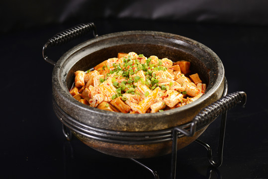 石鍋骨髓烹豆腐