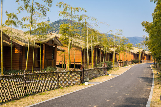 山間別墅