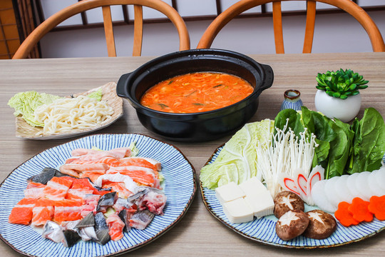 三文魚(yú)火鍋