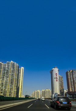現(xiàn)代城市高架路