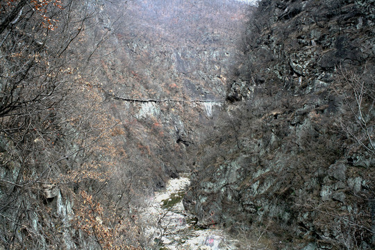 棧道 峽谷 河道 秦楚古道