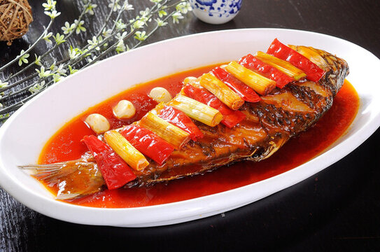 蔥燒大鯽魚