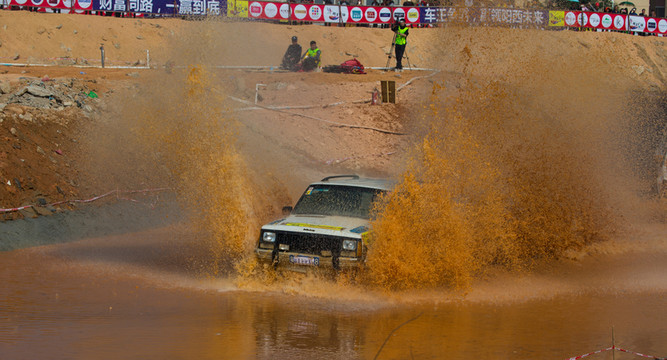 越野車 水花 越野車比賽