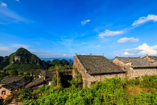 南崗排瑤寨沿途風(fēng)景