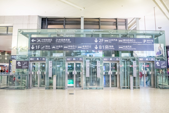 電梯 機(jī)場(chǎng)內(nèi)景
