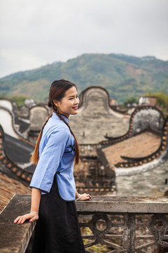 清純少女民國(guó)學(xué)生裝古村人像