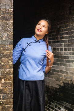 古村美麗民國(guó)女學(xué)生