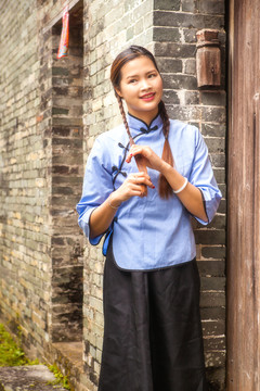 鄉(xiāng)村長(zhǎng)辮子民國(guó)女學(xué)生