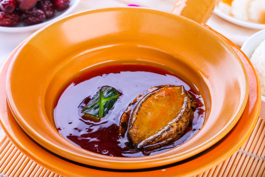 鮑魚(yú)
