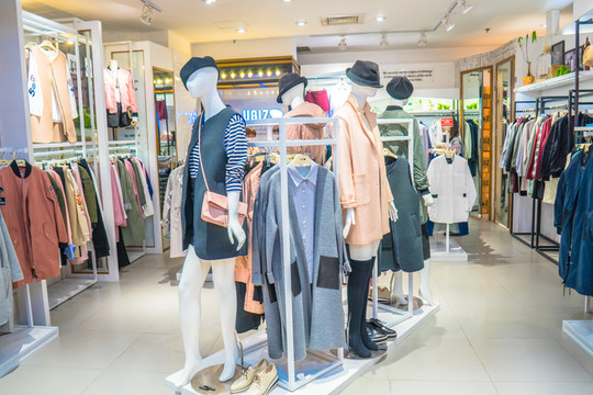服裝專賣店櫥窗