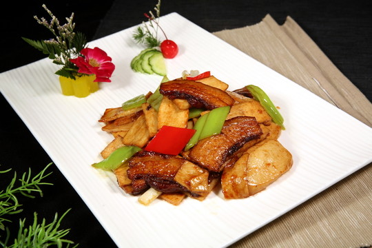 白靈菇豆干炒咸肉