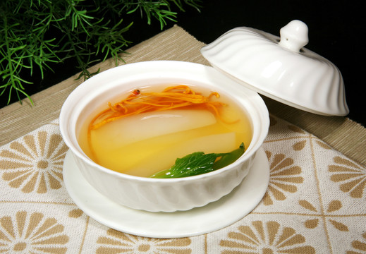 燉魚唇