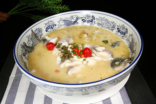 酸湯魚(yú)