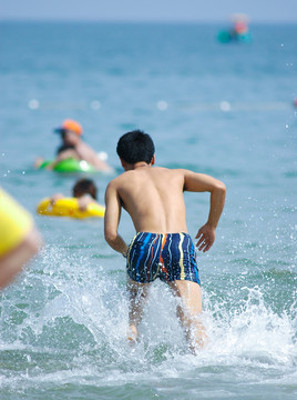 踏浪 戲水 沖浪