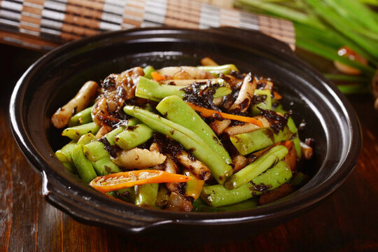 茶樹(shù)菇四季豆