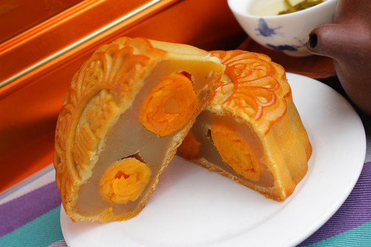 雙黃白蓮蓉月餅