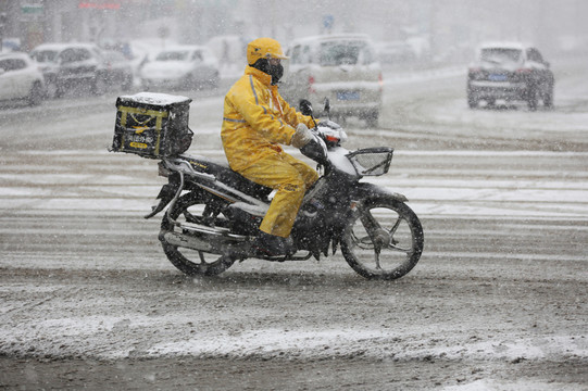 雪中騎行