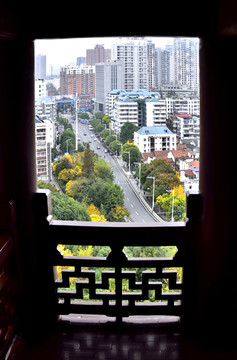 窗外的城市