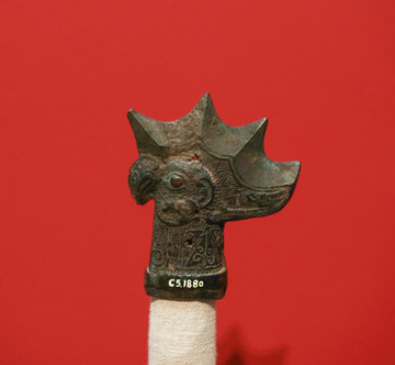 戰(zhàn)國(guó)雞頭旗桿頂 雞首旗桿頂
