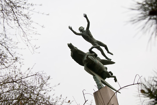 北京國(guó)際雕塑公園 雕塑 人與馬