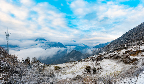雪地藍(lán)天