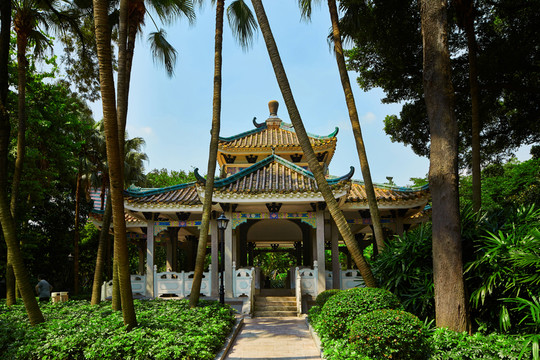 彩色琉璃瓦建筑