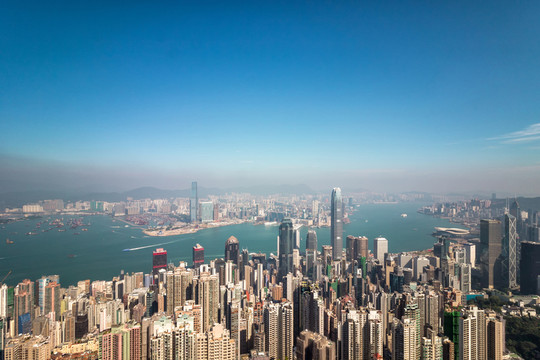 香港維多利亞港兩岸的摩天大樓