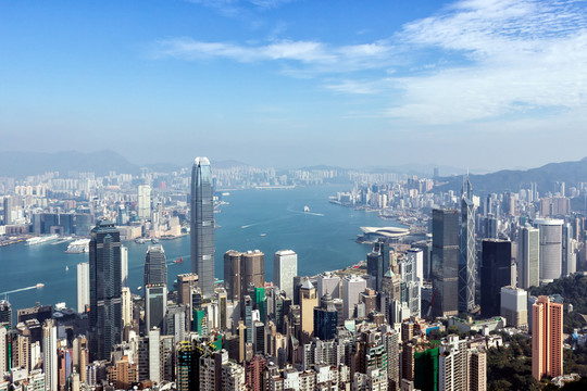 香港維多利亞港兩岸的摩天大樓