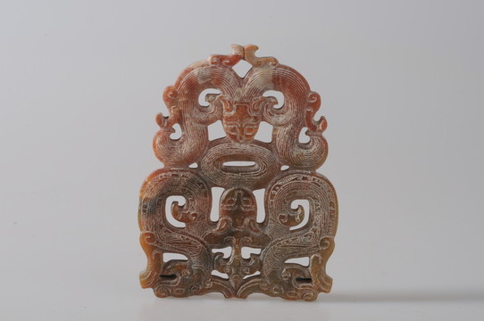 戰(zhàn)國玉佩 透雕龍紋玉佩