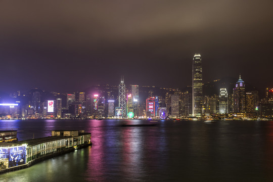 香港維多利亞港的夜景