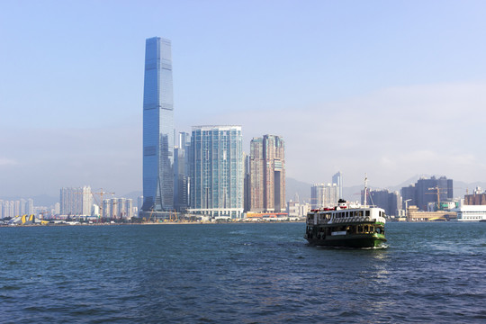 香港的摩天大樓和渡輪